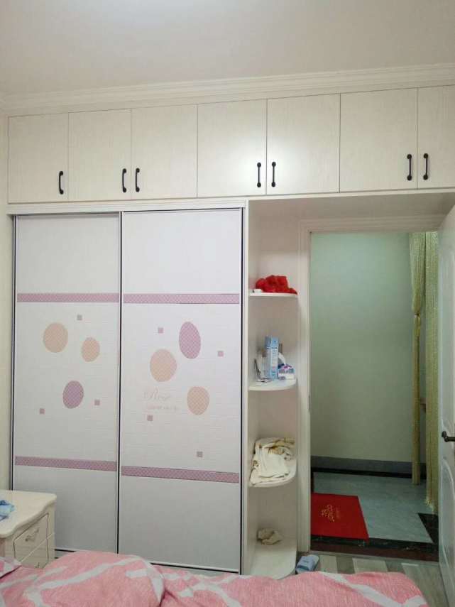 刚入住不久的四居室，装修走的是简单路线，入住后却越看越喜欢！