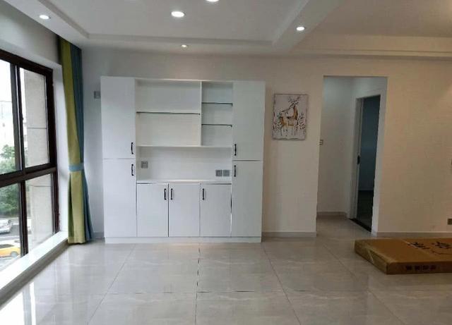 亲戚装修的新房硬装完工，装修花了16W，晾着通风中