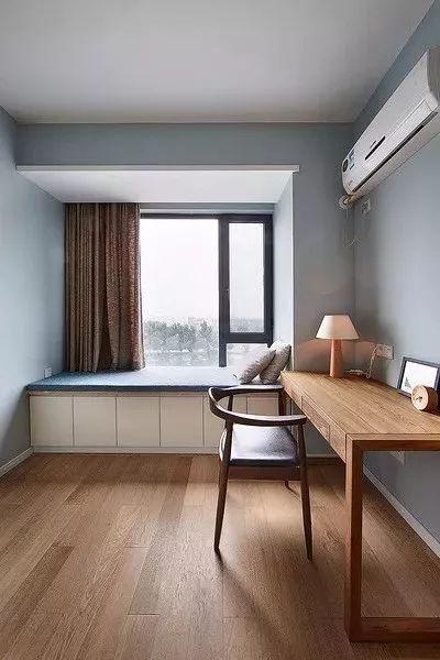 飘窗窗台太冰冷？加层坐垫，坐着舒服，看着温馨！