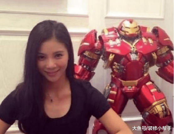 参观何姿的豪宅，中西结合的设计，石膏线的设计搭配中国结真好看