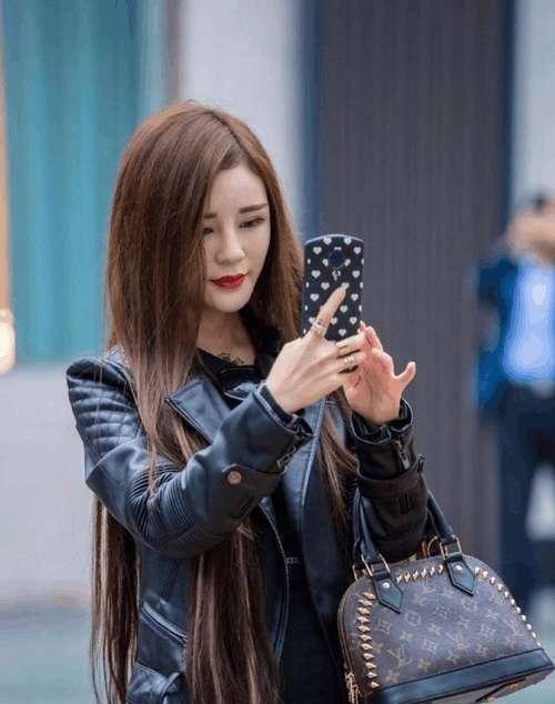 街拍：看到她我才知道什么叫天生尤物