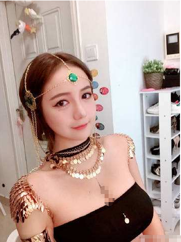 嘉年华女主播，第一眼梦中情人，仔细再一看“告辞”！