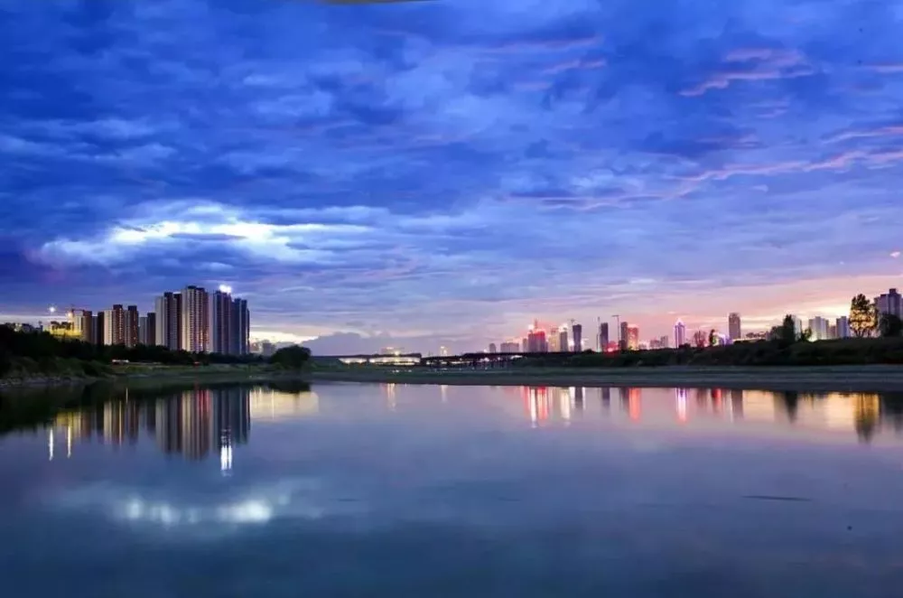 楼市快讯 | “楼市王者”新品取证，谁将夺下咸阳主城争藏之作？