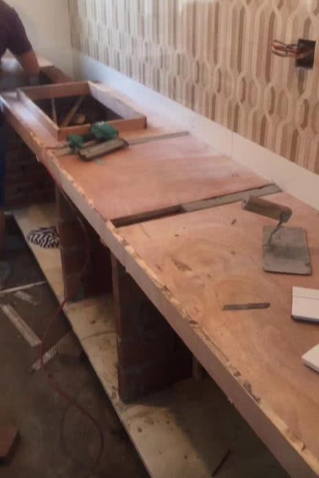 老公非要用“红砖”砌橱柜，被骂土得掉渣，完工后却都夸他机智