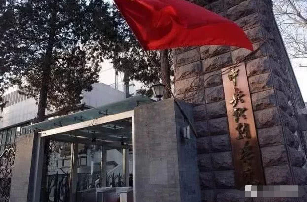 国内“最烧钱”的3所大学，贫困生“伤不起”，普通家庭量力而行