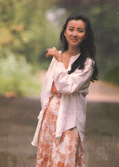 她是“台湾第一美女”，曾是齐秦前任，今50岁身姿妙曼貌美如初