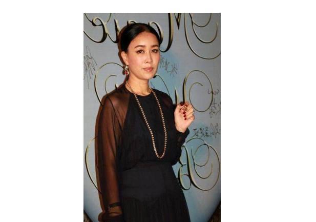 同样是40多岁，那英和杨钰莹，两人的气质却差了十万八千里！