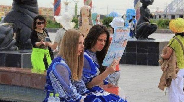 在中俄边境，总有一些漂亮的俄罗斯美女在“游荡”，她们是干啥的？