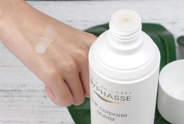 小P老师同款美白身体乳，不愧是美白小妖精，3次重塑白皙光滑嫩白肌