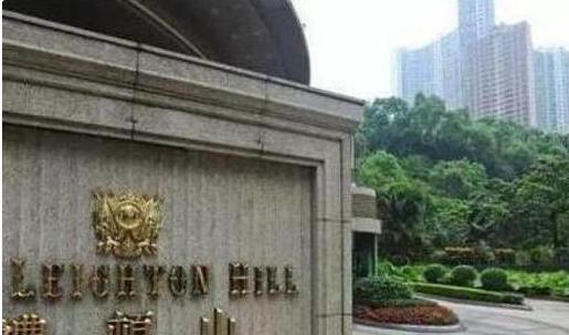 参观陈伟霆现实的家，地皮一平方几十万，装修布置很低调