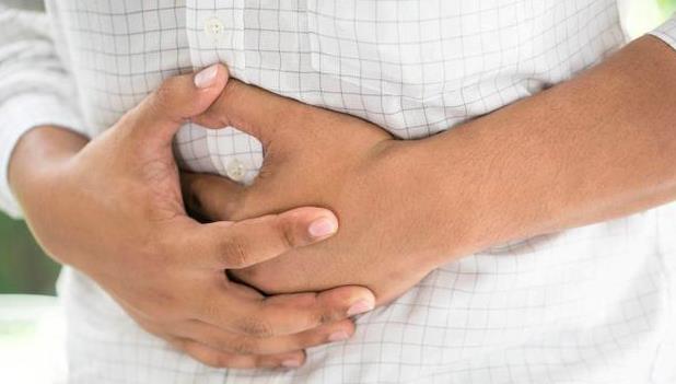 肝脏不好的人，上厕所会有4个“怪象”，很容易看出来