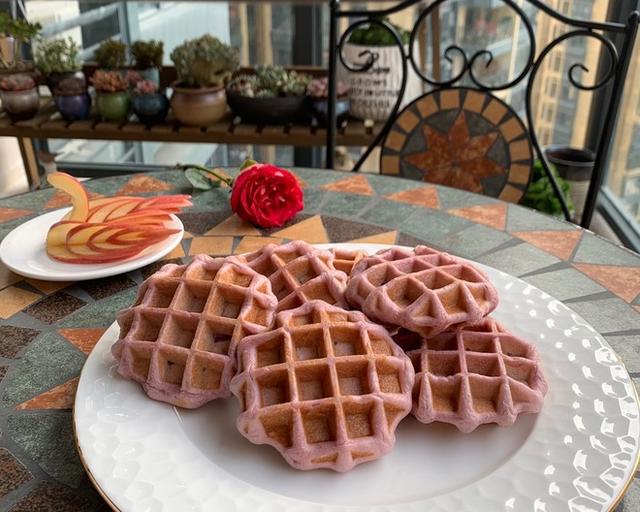 快手早餐【紫薯华夫饼】外皮酥脆，内心软糯，在家就可以轻松制作