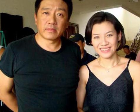 同是《父母爱情》走红，一个被拜金前夫抛弃，一个成豪门太太