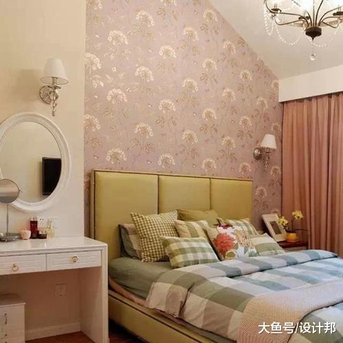 贴壁纸时你家工人这么弄快点叫停，我差点被骗光全部钱！