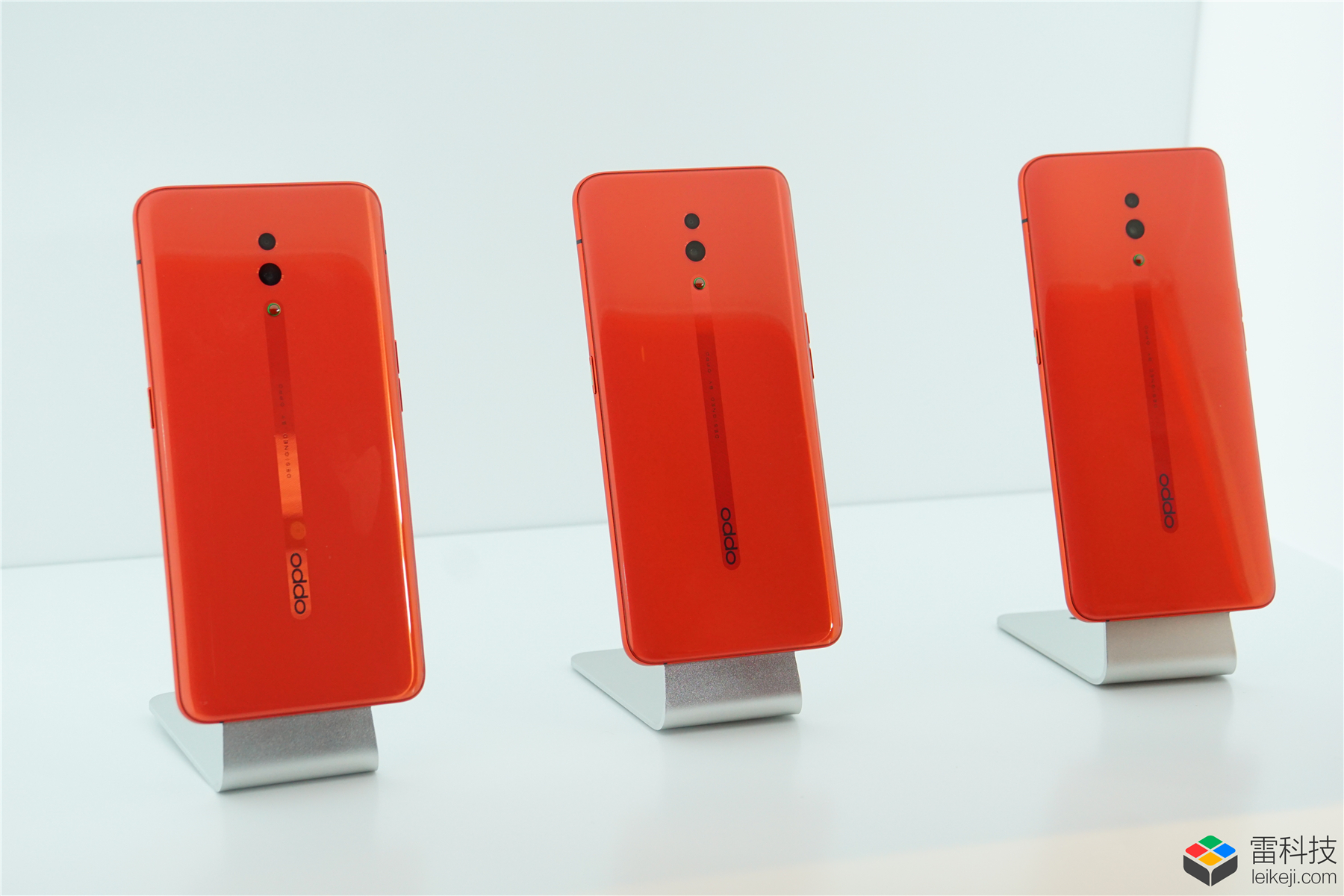 OPPO Reno系列新机三连发：活力珊瑚橙+酷炫灵感版来袭