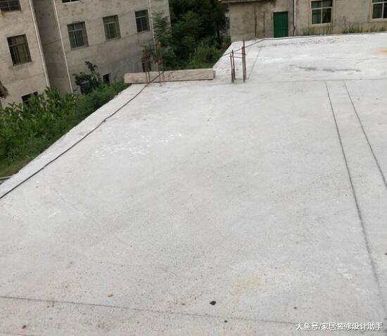 18万自建三层砖混结构主体值不值啊？虽说毛病多但花钱少也认了