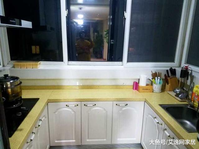 入住我们爱的小家, 开心! 就是卫生间瓷砖太暗, 感觉像公厕一样