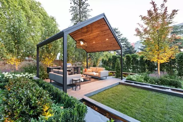 如何打造防雨庭院？可搭建晴雨两用廊架，美观实用又大方