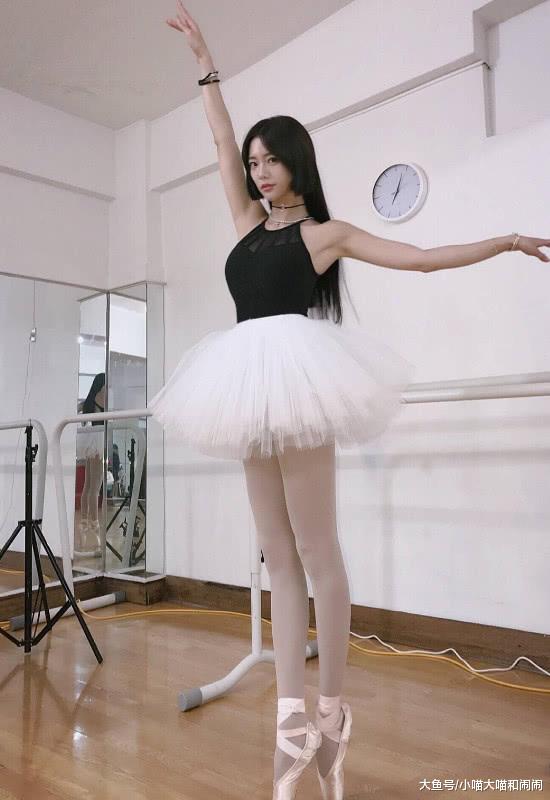 东方第一美出席活动，当镜头拉近的那一刻，网友：瞬间沉默了