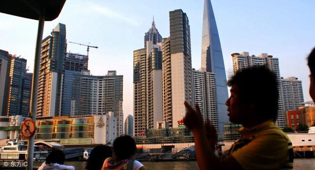 中国人创造了房地产“奇迹”，掏空积蓄，留下了一地的“建渣”！