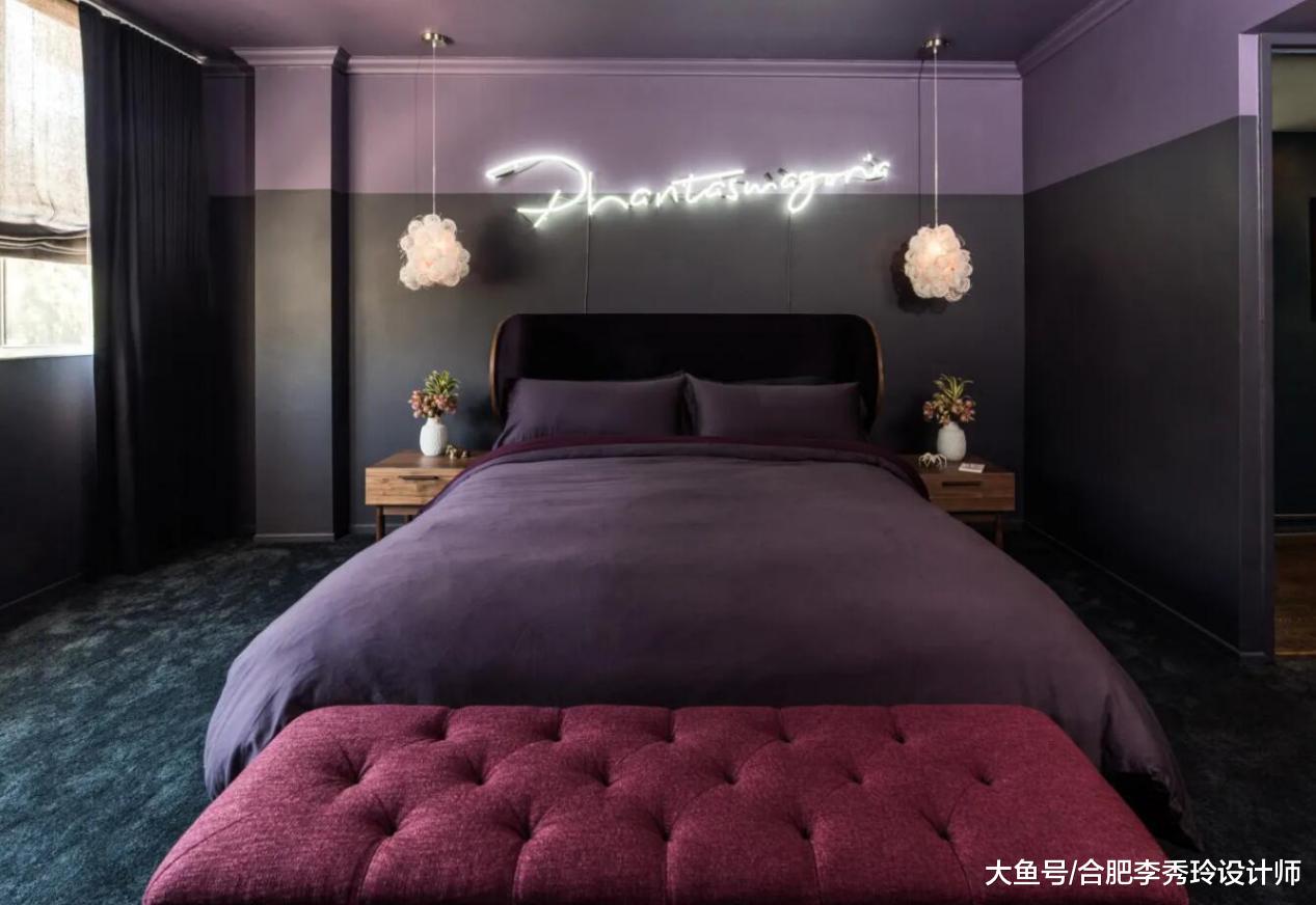120平的两居室，装出了新高度！直线玄关改成L形，卧室全刷大深紫