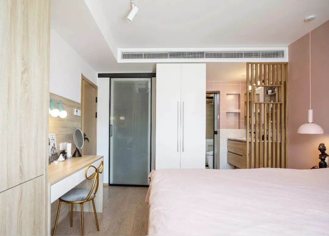 无主灯的卧室，温馨舒适，有情趣！