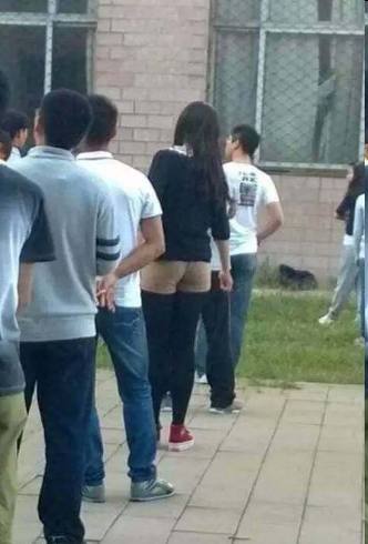 搞笑段子：这不是女孩该干的，说着他用一根炸薯条……