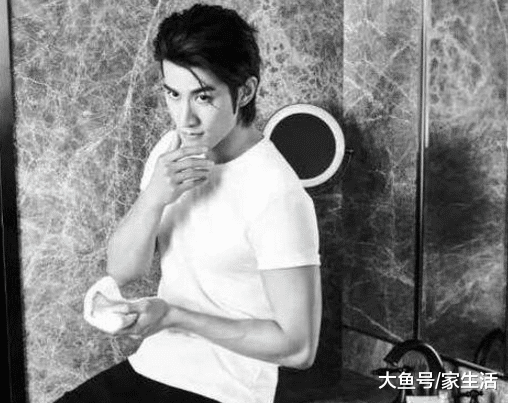 带你看看李治廷的豪宅，袜子衣服直接挂在客厅，生活也太随意了