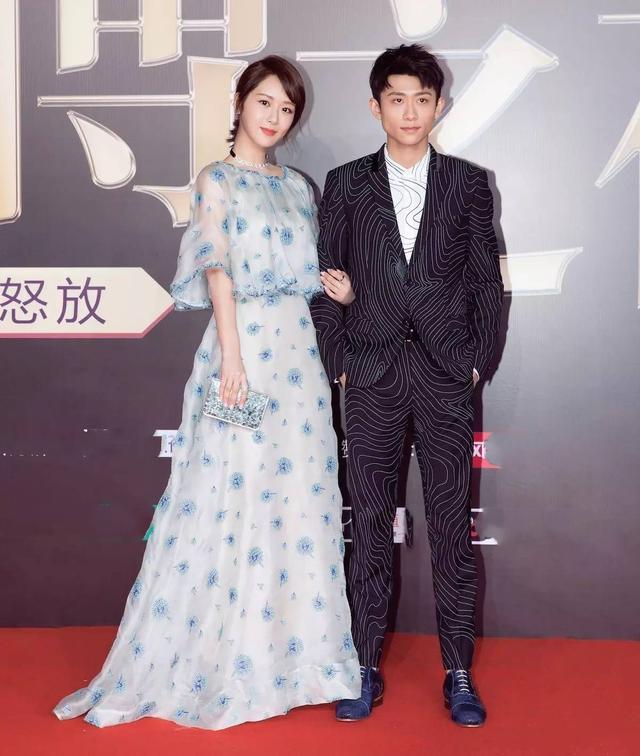 张一山去杨紫饭店吃完就走，服务员：习惯了，网友：一家人提啥钱