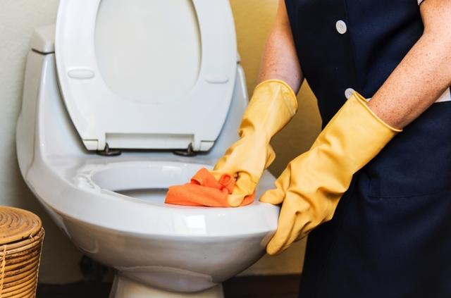 马桶圈用完到底要不要扶起来？建议大家这样做，干净又卫生