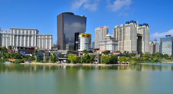 中国不适合居住城市，两千五的工资两万五的房价，百姓苦不堪言