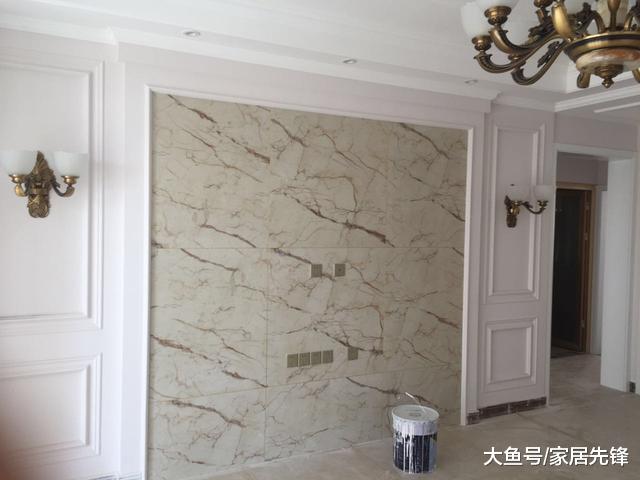 头次见有人用石膏线做电视墙，省钱又好看，懊悔我家装早了