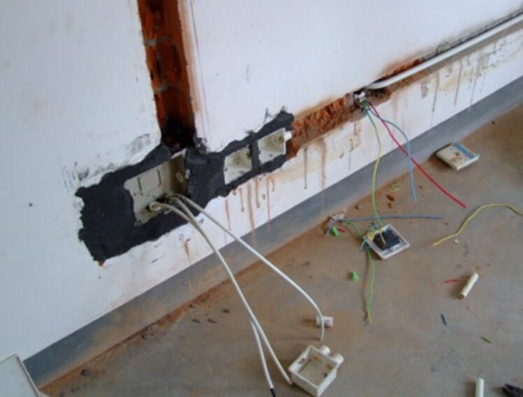 第二套房子, 电线坚决不埋墙里, 瞧上海人这样装, 我天! 太高明了