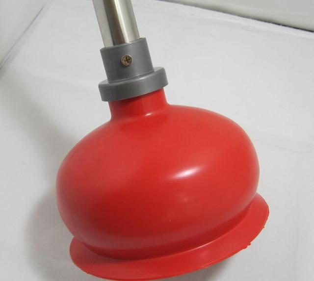 下水道突然堵塞，别用热水冲！用一用这个东西，一扔，随意就疏通不求人