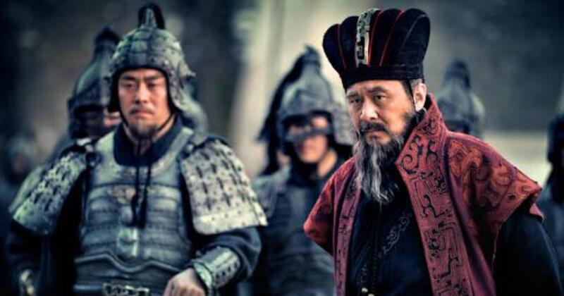 令君和曹操是君臣关系吗？他们的关系，不是君臣是制衡