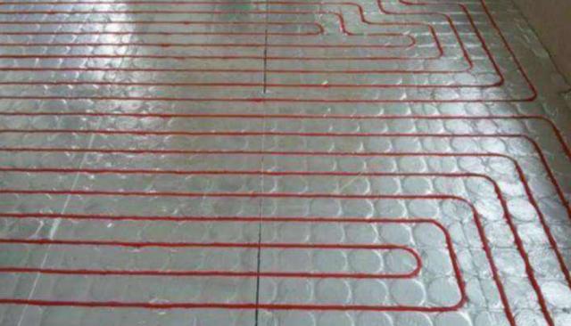 地暖安装3大注意事项，以及水地暖和电地暖如何选择？看完就懂了