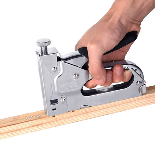 电焊机太重拖不动！新式“口袋电焊”飘红，不刺眼便携带，啥都焊