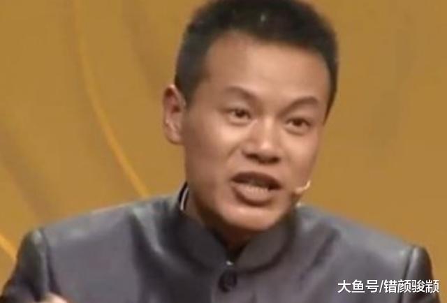 小姑娘戴扳指鉴宝, 称是祖传的, 专家激动的问道: 你祖上是何人?