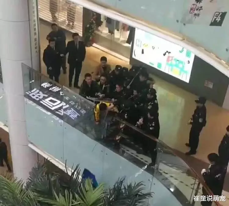 武汉外卖小哥杀人事件：取货时发生口角，与差评无关