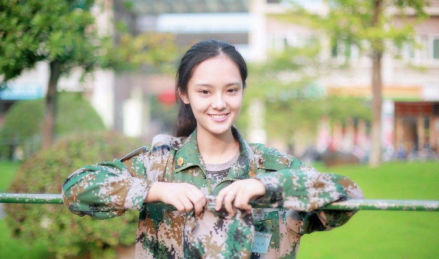 军训“最难熬”的3项目，站军姿垫底，看到最后，体育生：扛不住