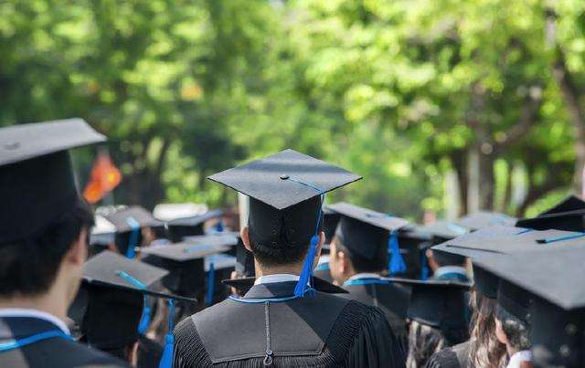 本科挑专业，研究生挑导师，那专科生挑什么？辅导员：这2点足够