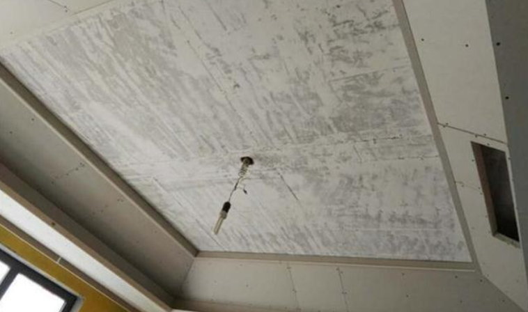 原来四边吊顶这样做才上档次，还能增加层高，自己就没想到