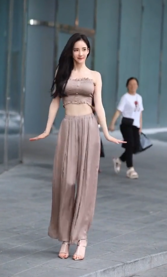 你灵动的小眼神真是太可爱了，萌萌哒