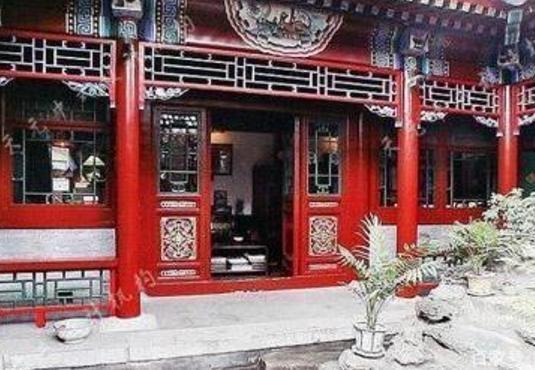 一起參觀周迅北京住的豪宅，平時經常拍古裝劇，家里也古香古色