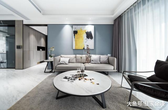 楼市进入调整期，楼市调控也在转型，针对房企或许才是明智方向