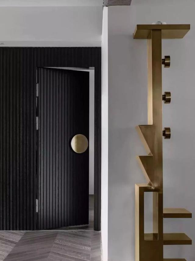 这些隐形门藏得真巧，不认真看都发现不了