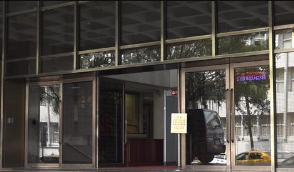 男友看着女友被强奸，却不管不问，为何如此胆大包天？