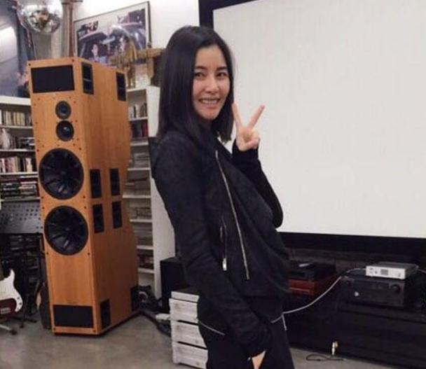 郑伊健在香港的家：卧室布置真有情调，难怪跟老婆一直那么恩爱了