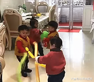 头胎双胞胎儿子，老公非要生个小情人，结果俩女儿，这下热闹了