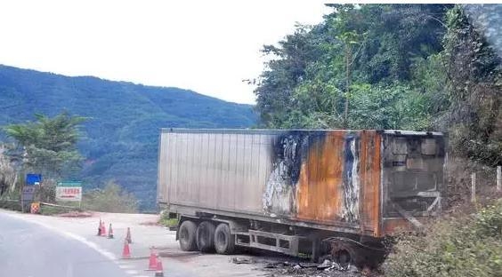 1000辆货车失控的“死亡之坡”，货车司机前赴后继的保障竟是？